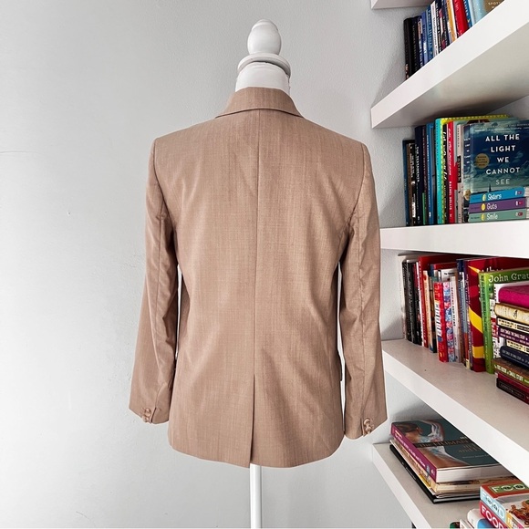 Aritzia Babaton Atelier Leonard Double-Breasted Beige Blazer size 2 - Picture 8 of 15